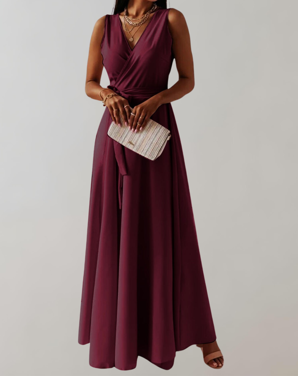 Izora - Elegant V-Neck Sleeveless Gown